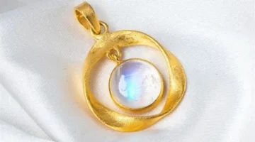 تحركات مفاجئة.. سعر جرام الذهب عيار 21 يسجل رقمًا جديدًا بالأسواق المحلية